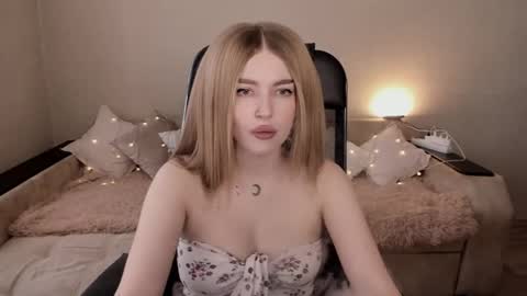 Snapshot of violettaotis chatting on 02-17-25, 11:34 ViolettaOtis online show from 02-17-25, 11:34