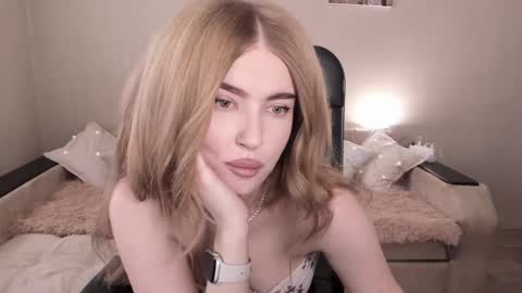 ViolettaOtis online show from 02-23-25, 10:17