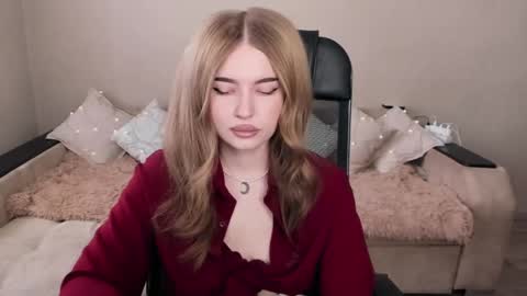 Snapshot of violettaotis chatting on 02-26-25, 11:20 ViolettaOtis online show from 02-26-25, 11:20