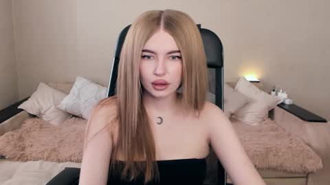 ViolettaOtis online show from 03-03-25, 10:17