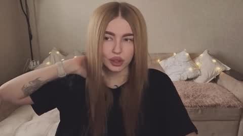 ViolettaOtis online show from 09-17-25, 11:23