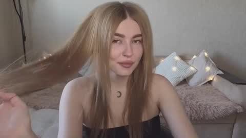 Snapshot of violettaotis chatting on 09-21-25, 12:07 ViolettaOtis online show from 09-21-25, 12:07