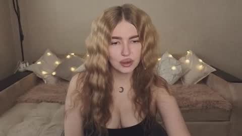 Snapshot of violettaotis chatting on 09-24-25, 11:13 ViolettaOtis online show from 09-24-25, 11:13