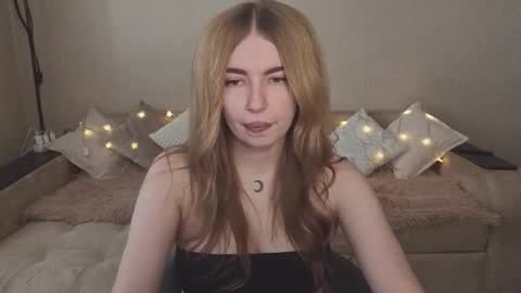 Snapshot of violettaotis chatting on 10-08-25, 12:14 ViolettaOtis online show from 10-08-25, 12:14