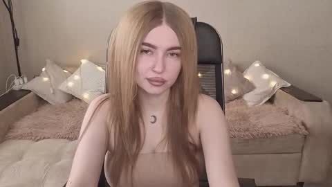 Snapshot of violettaotis chatting on 10-12-25, 09:30 ViolettaOtis online show from 10-12-25, 09:30