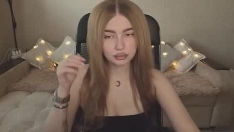 Snapshot of violettaotis chatting on 11-03-25, 12:28 ViolettaOtis online show from 11-03-25, 12:28