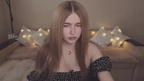 Snapshot of violettaotis chatting on 11-08-25, 12:05 ViolettaOtis online show from 11-08-25, 12:05