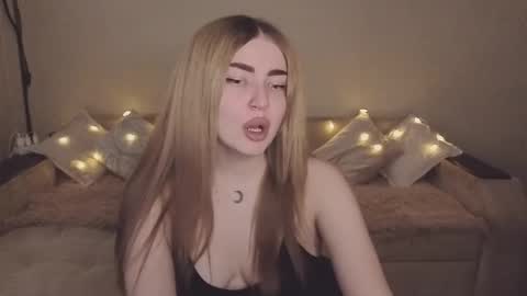 Snapshot of violettaotis chatting on 11-12-25, 12:16 ViolettaOtis online show from 11-12-25, 12:16