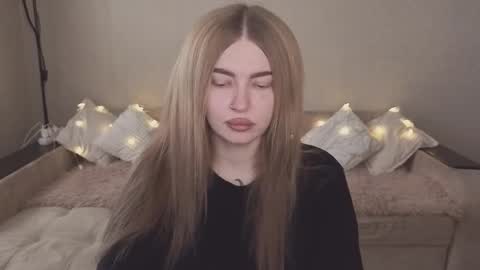 Snapshot of violettaotis chatting on 11-16-25, 10:43 ViolettaOtis online show from 11-16-25, 10:43