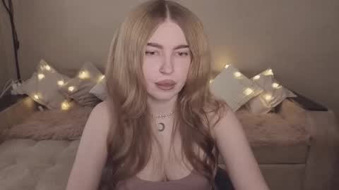 Snapshot of violettaotis chatting on 11-18-25, 11:47 ViolettaOtis online show from 11-18-25, 11:47