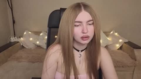 Snapshot of violettaotis chatting on 11-24-25, 10:59 ViolettaOtis online show from 11-24-25, 10:59