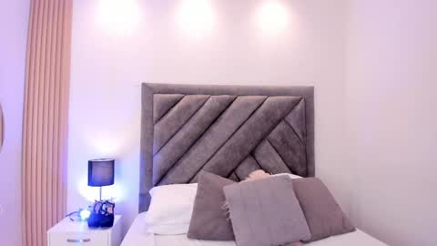 Snapshot of violettarousee chatting on 05-01-26, 10:58 violettarousee online show from 05-01-26, 10:58