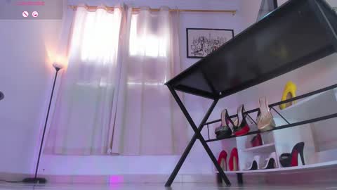 Snapshot of violettastrada chatting on 09-17-25, 02:52 CALL ME TATIANA online show from 09-17-25, 02:52