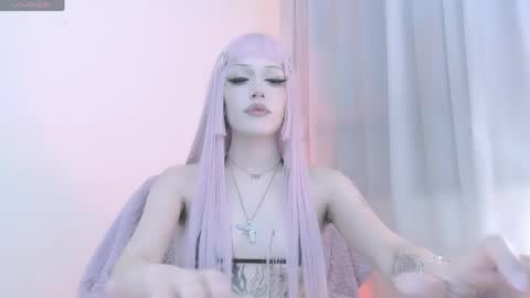 Snapshot of violettbones chatting on 05-29-26, 06:44 Violett online show from 05-29-26, 06:44