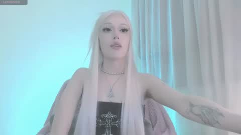 Snapshot of violettbones chatting on 06-25-26, 07:02 Violett online show from 06-25-26, 07:02