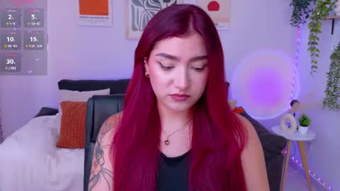 Snapshot of violettcastel chatting on 06-17-26, 08:21 Violett Castel online show from 06-17-26, 08:21