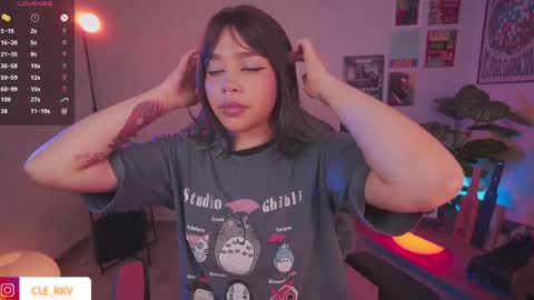 JULIE UWU online show from 04-26-26, 10:51