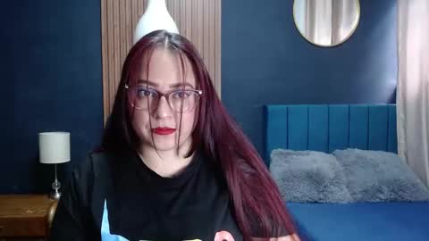 Snapshot of violette_lust chatting on 03-26-26, 02:00 violette online show from 03-26-26, 02:00