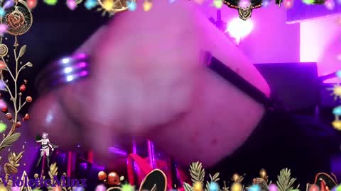 Snapshot of violetteminx chatting on 12-21-24, 01:42 Violette online show from 12-21-24, 01:42