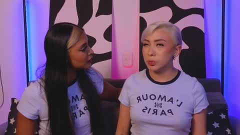 Snapshot of violettgrey_ chatting on 02-03-25, 01:19 Violet online show from 02-03-25, 01:19