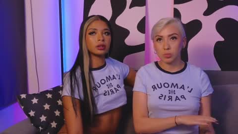 Snapshot of violettgrey_ chatting on 02-03-25, 04:25 Violet online show from 02-03-25, 04:25