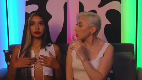 Snapshot of violettgrey_ chatting on 02-04-25, 05:21 Violet online show from 02-04-25, 05:21