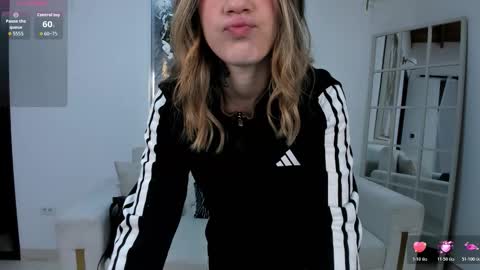 Snapshot of violetthansson chatting on 02-14-26, 10:56 Violett online show from 02-14-26, 10:56