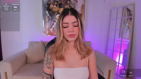 Snapshot of violetthansson chatting on 02-27-26, 12:49 Violett online show from 02-27-26, 12:49