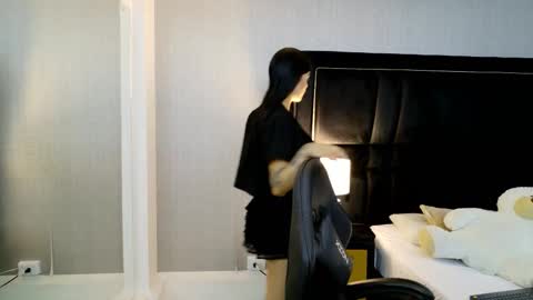 Snapshot of violettjhonson chatting on 12-15-25, 02:10 ViolettJhonson online show from 12-15-25, 02:10