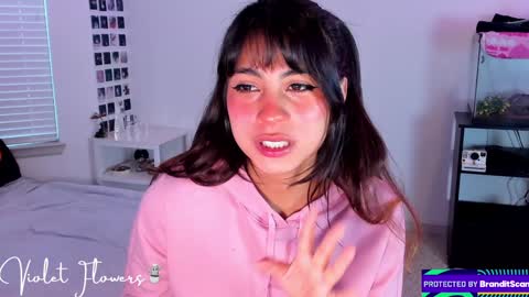 Violet Flowers online show from 12-28-24, 03:04