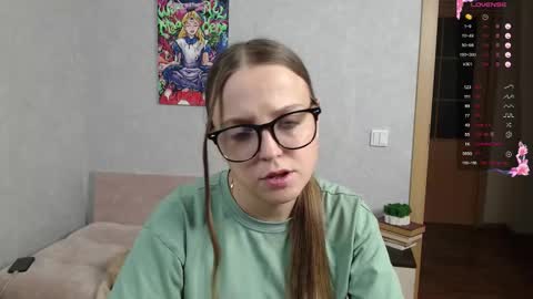 Snapshot of violetwin chatting on 09-24-25, 06:11 Violet online show from 09-24-25, 06:11