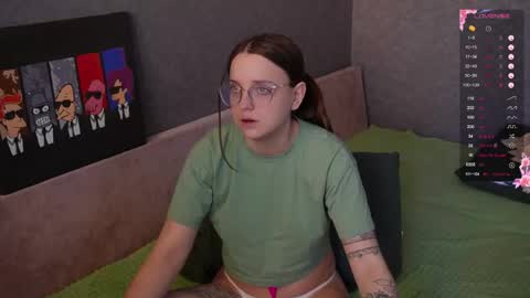 Violet online show from 04-06-26, 11:33