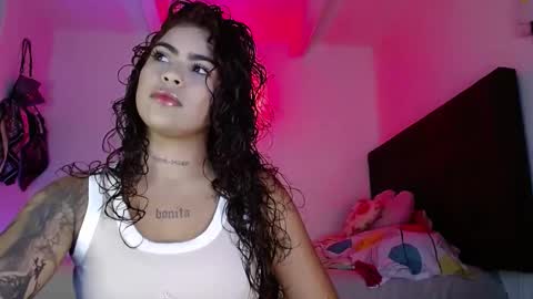 Snapshot of violetwitch05 chatting on 02-16-25, 11:05 Violet online show from 02-16-25, 11:05