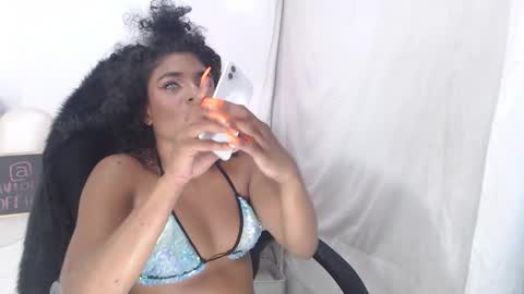 violetxia_ online show from 02-05-26, 04:06