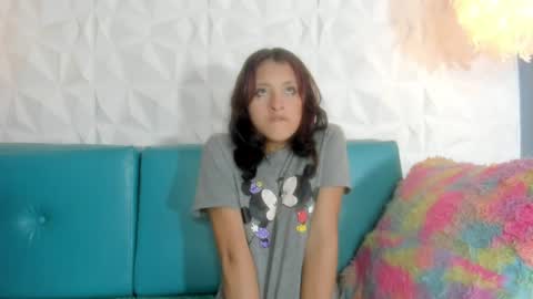 viollet_saens online show from 05-22-26, 07:52