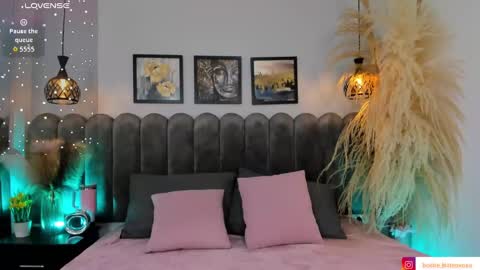 VIOLLET online show from 10-01-25, 09:43