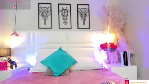 VIOLLET online show from 11-13-25, 10:52