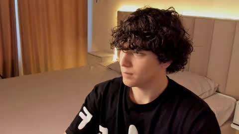 vip_person_ online show from 03-23-26, 02:32