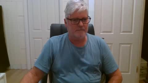 viper654321 online show from 06-11-26, 07:39