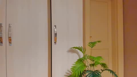 Snapshot of viraglow chatting on 11-17-25, 04:46 viraglow online show from 11-17-25, 04:46