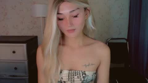 Pearl online show from 03-20-26, 02:49