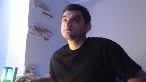 Snapshot of virgil____ chatting on 12-01-24, 10:21 virgil____ online show from 12-01-24, 10:21