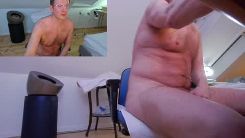 viahuer7 online show from 12-22-24, 06:26