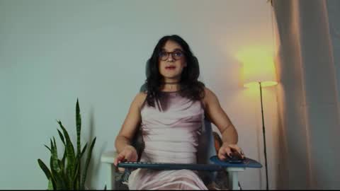 VittaaaPlease help me with your thumbs up its important  online show from 11-29-25, 11:08