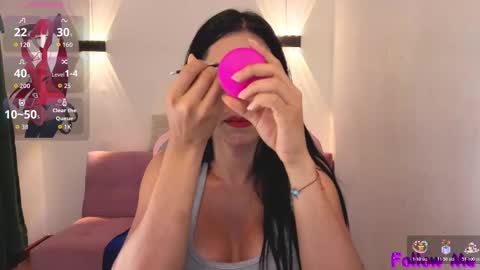 Snapshot of vittoria_lombardi07 chatting on 02-10-26, 07:01 VITTORIA online show from 02-10-26, 07:01