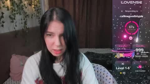 Snapshot of vivi__squirrel chatting on 03-07-25, 05:51 Vivi online show from 03-07-25, 05:51