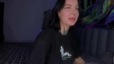 Snapshot of vivi__squirrel chatting on 09-18-25, 07:21 Vivi online show from 09-18-25, 07:21