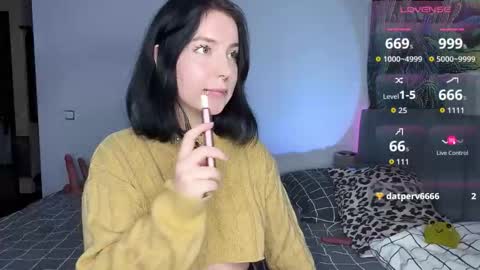 Snapshot of vivi__squirrel chatting on 11-24-25, 11:59 Vivi online show from 11-24-25, 11:59