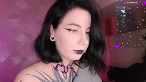 Snapshot of vivi__squirrel chatting on 05-25-26, 10:05 Vivi online show from 05-25-26, 10:05