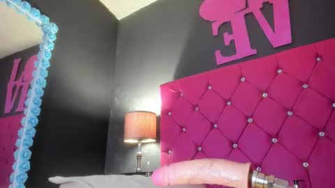 Snapshot of vivi_andrea chatting on 03-05-25, 02:23 ANDREA online show from 03-05-25, 02:23